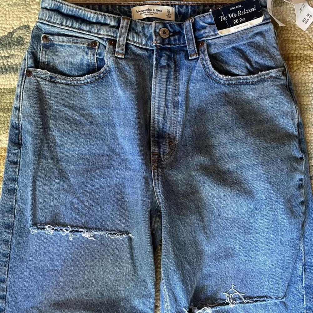 NWT Abercrombie & Fitch The 90s Relaxed Jean 26 x Short Wide Leg High-Rise